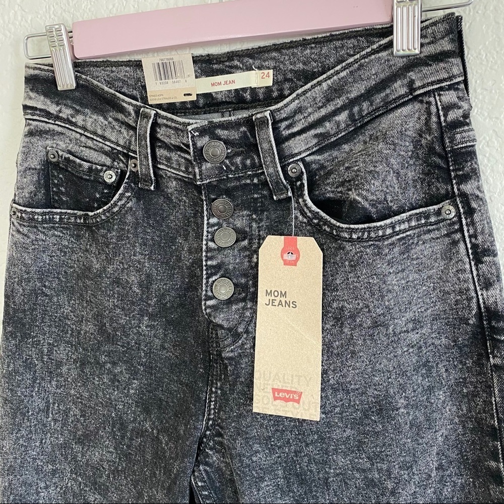 Levi’s Mom Jean Acid Wash Black Denim Jeans - Picture 9 of 10